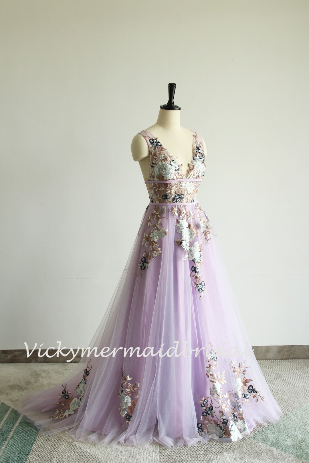 Lilac A-Line Wedding Gown: Deep V-Neck, 3D Lace Applique