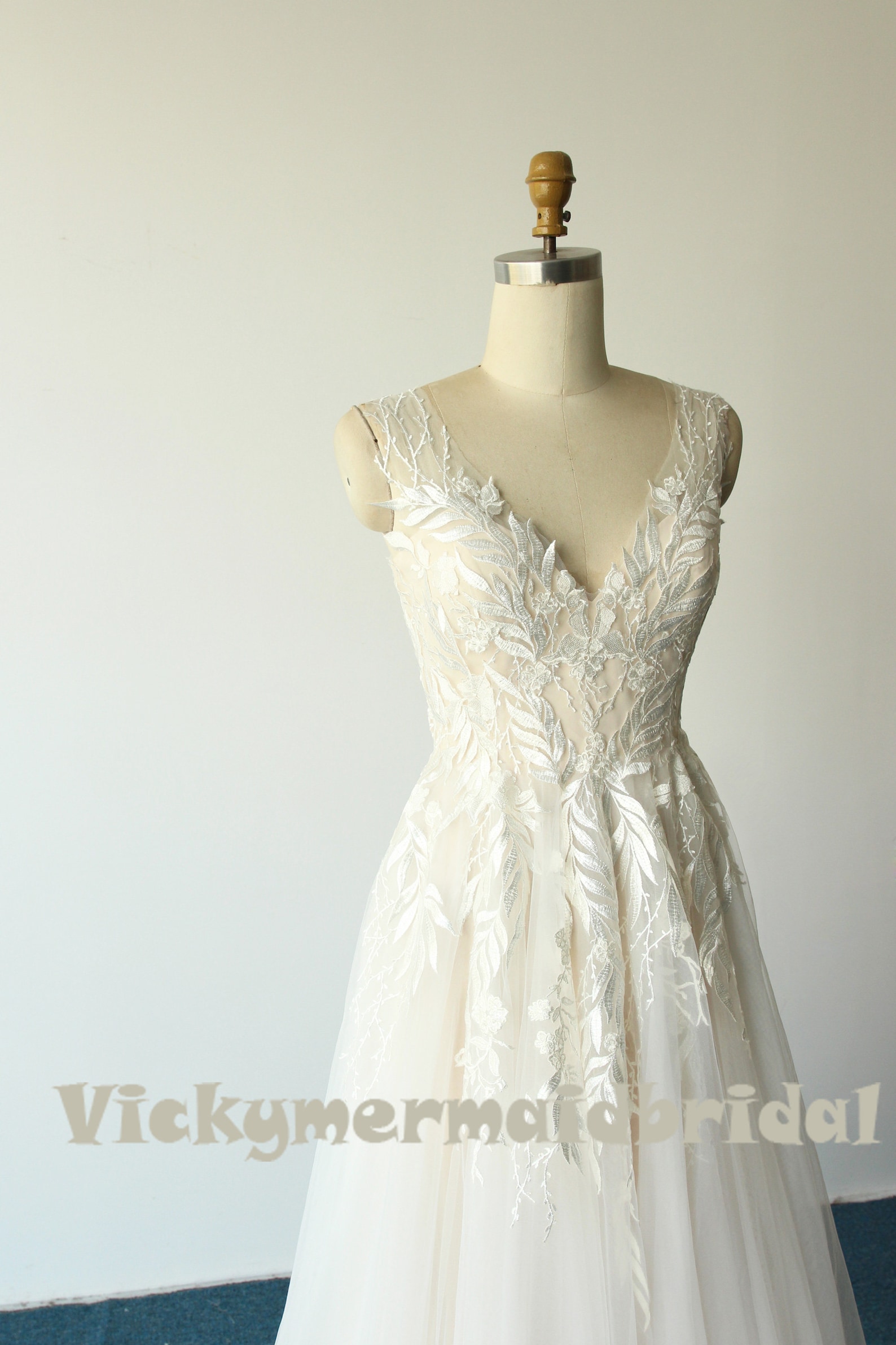 A Line Lace Wedding Dress Tulle Netting Bridal Gown main image 1