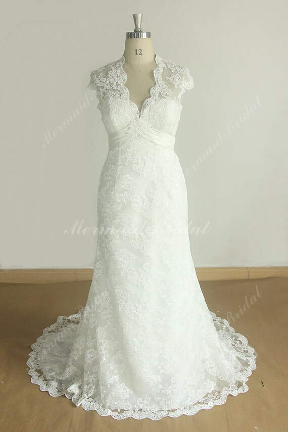 lace keyhole back wedding dress