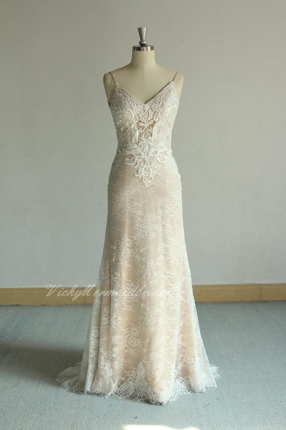 green emerald velvet dress Romantic Strap V-Neck Fit & Flare Wedding Dress – MakerryBridal main image 0