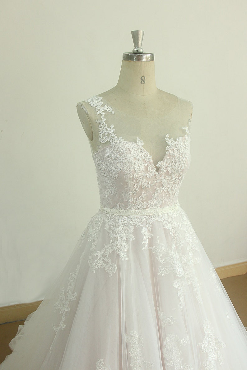Gorgeous Tulle Wedding Dress With Assymetric Lace Applique - Etsy