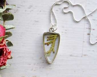 Real Flower Necklace / Point Necklace / Pressed Greenery Necklace / Floral Necklaces / Flower Child / Boho Necklace / Arrow Necklace