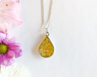 Real Flower Necklace / Teardrop Necklace / Pressed Flower Necklace / Floral Necklaces / Flower Child / Raindrop Necklace