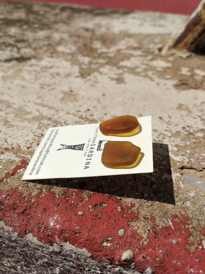 Pendientes hecho con genuino cristal de mar del Mediterr\u00e1neo hecho a mano exclusivo.