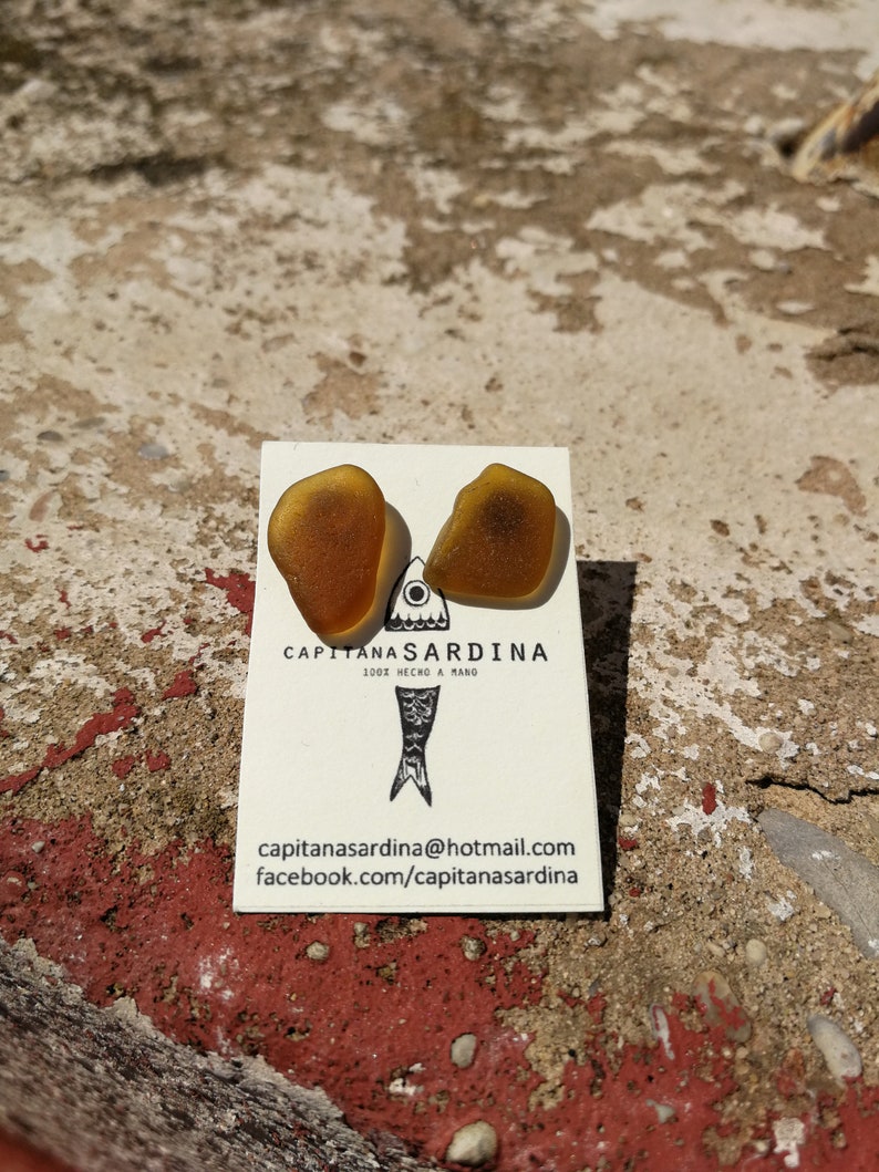 Pendientes hecho con genuino cristal de mar del Mediterr\u00e1neo hecho a mano exclusivo.