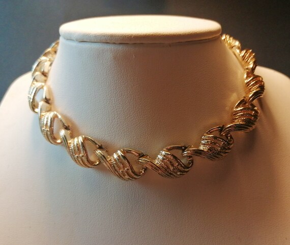Vintage Chain Link Choker Necklace - Gold Tone - … - image 4