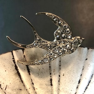 Vintage Rhinestone Swallow Brooch - Clear/Gold Tone - 1950s