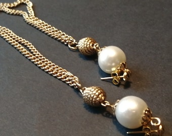 Vintage 1950s Faux Pearl and Chain Earrings - Shoulder Dusters