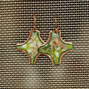 Esmalte cobre pendientes