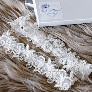 White Lace Bridal Garter Set // Embroidered lace & Pearl detail // Vintage Lace Garter // Non Slip Garter // White Lace Garters for Wedding image 1