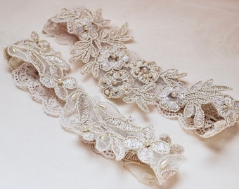 Champagne Lace Bridal Garter Set // Embroidered lace & Pearl detail // Vintage Lace Garter // Non Slip Garter // Boho Garters for Wedding