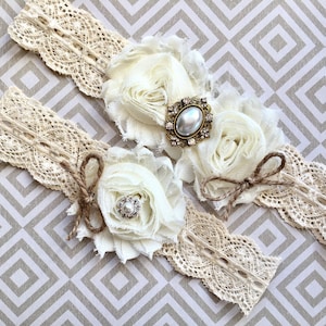 Rustic wedding garter, rustic garter set - wedding garter, bridal garter - burlap and lace, vintage rustic garter