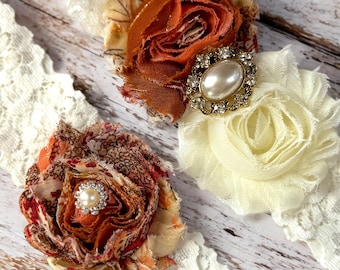 Conjunto de liga de boda bohemio, temática de boda en tonos terracota, óxido y naranja quemado, accesorios de boda con perlas, ligas para novia, liga de recuerdo.