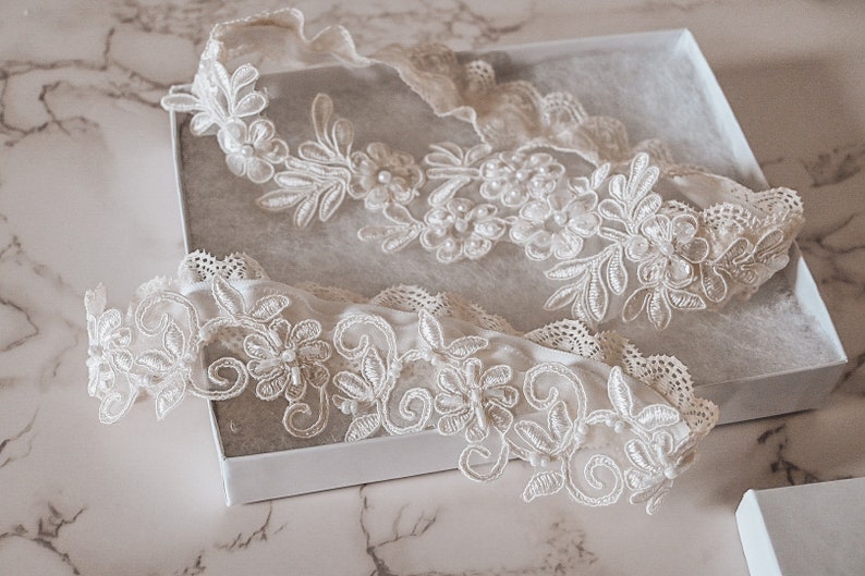 White Lace Bridal Garter Set // Embroidered lace & Pearl detail // Vintage Lace Garter // Non Slip Garter // White Lace Garters for Wedding image 3