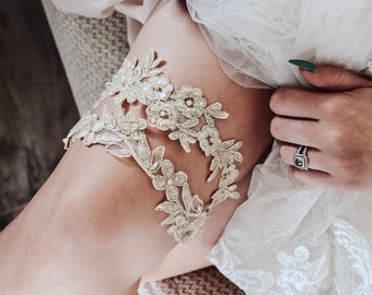 Champagne Bridal Garter Set, Champagne Lace Garters, Garter Set for Bride, Non Slip Garters, Vintage Wedding Garter Set