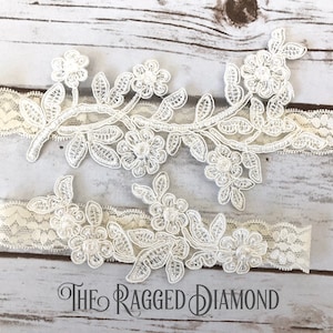 Wedding Garter Set, Ivory Lace Wedding Garter, No Slip Garter Set, Bridal Garter Set- 1923-1IL