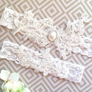 Lace Wedding Garter, Lace Bridal Garter, Lace Garter Set, Light Ivory Lace Garter, Garter Set Ivory, Ivory Garter With Pearl, Vintage Garter