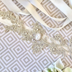 Wedding Sash Gold, Wedding Sash Lace, Gold Bridal Sash, Lace Bridal Sash, Gold Bridesmaids Sash, Bridal Belt Gold, Sash Belt gold, belts