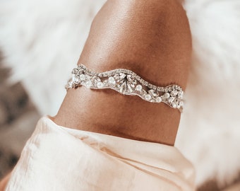 Dainty Wedding Garter with Pearls and Rhinestones | Simple Non Slip Bridal Garter Set | Ivory Lace Garter for Leg | Scalloped Pearl Garter