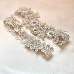 Champagne Lace Bridal Garter Set // Embroidered lace & Pearl detail // Vintage Lace Garter // Non Slip Garter // Boho Garters for Wedding