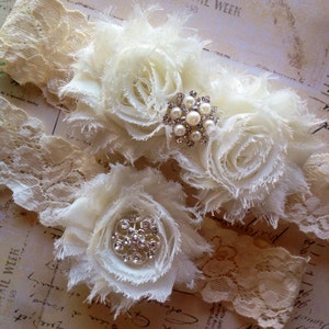 Country Chic Wedding Garter, Vintage Bridal Garter, No Slip Garters, Ivory Wedding Garter, Vintage Pearls and Crystals -2065-I