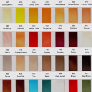 Puede incluir: Una carta de colores de 24 colores de cinta diferentes con n&uacute;meros y nombres correspondientes. Los colores van del verde al marr&oacute;n, del azul al rojo. Los colores de la cinta est&aacute;n dispuestos en filas de 8.