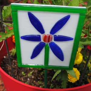 Yard and Graden Glass Art Dark Blue Flower