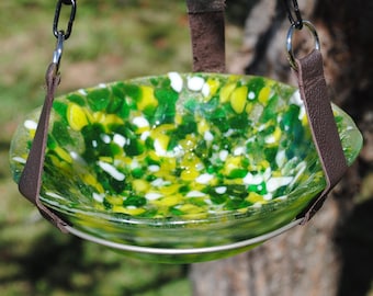 Comedero para pájaros pequeño verde y amarillo