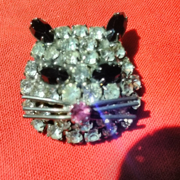 Charming Cat Pin/Vintage Rhinestone Kitty Face Brooch/Pink - Black - White Rhinestones