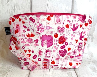 The Love Collection - Love Struck - Valentine’s Zipped Project Bag - Large Size - Knitting Crochet Crafts