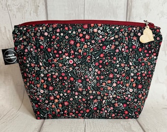 Winter Berry Floral Festive Christmas Zipped Project Bag - Small Sock Size - Knitting Crochet Crafts