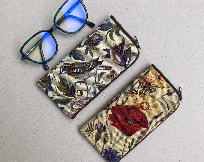 Red Poppy Flower Eyeglasses Case. Sunglasses Zip Closure Purse.