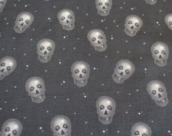 Tissu tête de mort et étoiles noir et gris 49x70cm