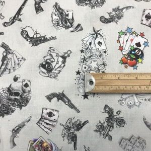 Tissu coton tête de mort beige et jeux de cartes 50x70cm