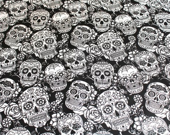 Baumwollstoff Totenkopf schwarz und weiß 80x70cm