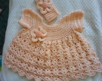 Crocheted baby dress size 0-3 months