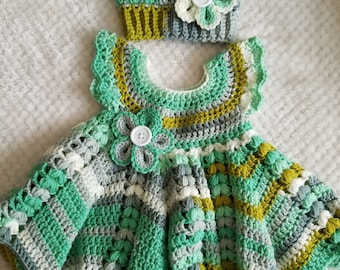 Crocheted baby dress size 0-3 months