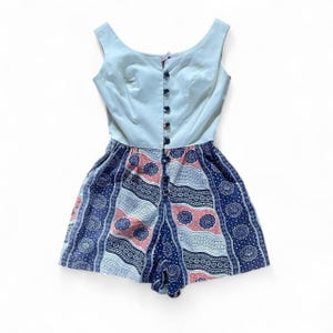Vintage 50er 60er Spielanzug Playsuit weiß blau Bandana mit Druckknopfleiste vorne