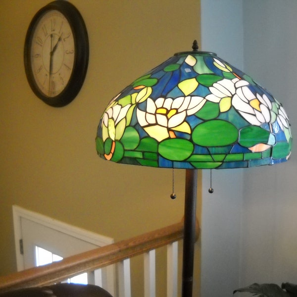 Stained Glass Floor Lamp with Daisies