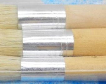 3 Round STENCIL BRUSHES Size 6 8 & 10 Hog Bristle Brush With Wood Handle  for Stenciling Oil Acrylic Ink 6 8 10 MAA0021 Mont Marte -  Israel