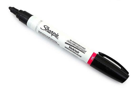 Rotuladores de pintura negros, paquete de 6 bolígrafos permanentes a base  de aceite, punta media, marcador de secado rápido e impermeable para roca