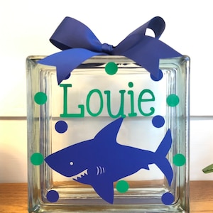 Cofrinho personalizado para crianças de tubarão, cofrinho infantil, cofrinho personalizado, cofrinho de tubarão personalizado, decoração de berçário de tubarão