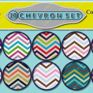 Puede incluir: Un conjunto de diez diseños de patrones de chevron en una variedad de colores, incluyendo rosa, azul, verde y rojo. Cada diseño está en un marco circular con un borde azul oscuro. La imagen también incluye el texto "10 Chevron Set" y "Commercial License."