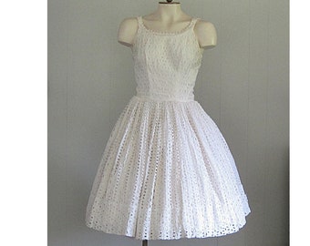 Vintage White Eyelet Fit & Flare Cotton Dress / 1950s Full Skirt Party Dress Sundress Vintage Wedding Dress