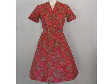 1950s Vintage Cotton House Dress / Red, Green, Black, and Yellow Paisley Print 40s 50s Day Dress Robe