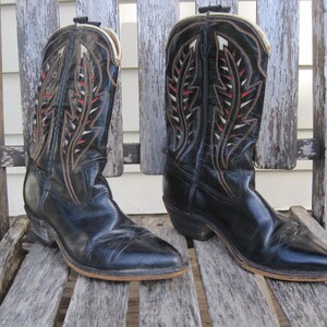 Vintage Cowboy Boots / 1950s Vintage ACME Black/Red/White Inlay Feather Design Leather Cowboy Boots image 2