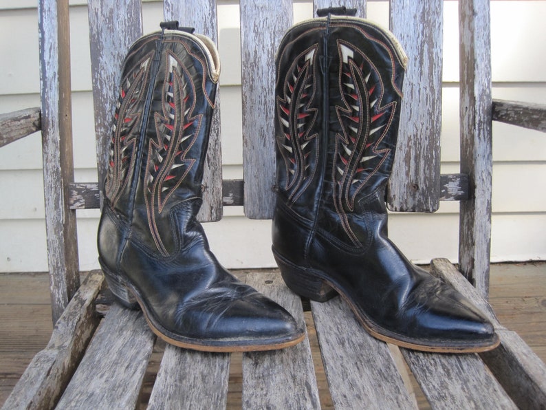 Vintage Cowboy Boots / 1950s Vintage ACME Black/Red/White Inlay Feather Design Leather Cowboy Boots image 2