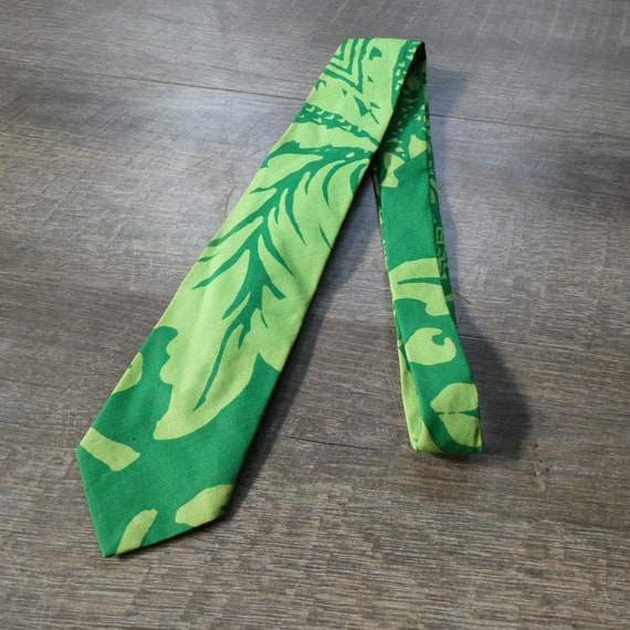 1950s Green Tropical Leaf Print Necktie: Tiki Haw… - image 1