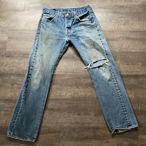 Vintage Levi&#39;s 501 Jeans 33 x 32 Tag 33 x 31 Actual 1980s &#39;90s Levis 501 Button Fly Holes Fray Fade Levis Loose Relaxed Boyfriend Jeans