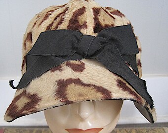 1960s Vintage Betmar Animal Print Faux Fur Hat / 60s Mod  display picture 3